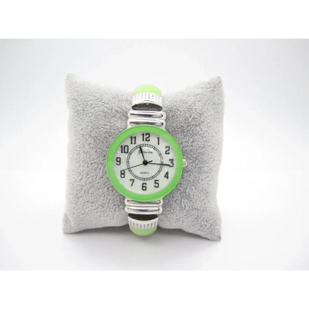 Women's Geneva Quartz WR Analog Dial Causal Round Bangle Watch (E491)
